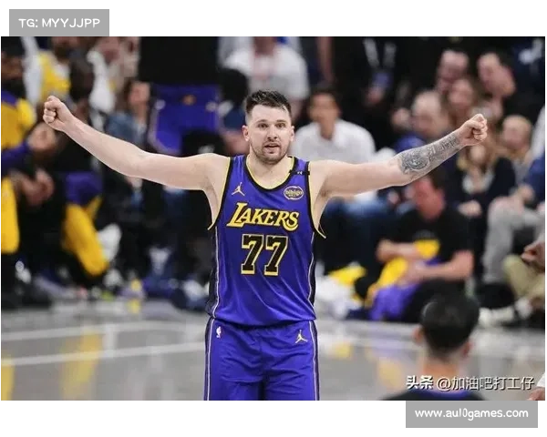 湖人主场迎战黄蜂，詹姆斯与东契奇欲携主场优势取连胜